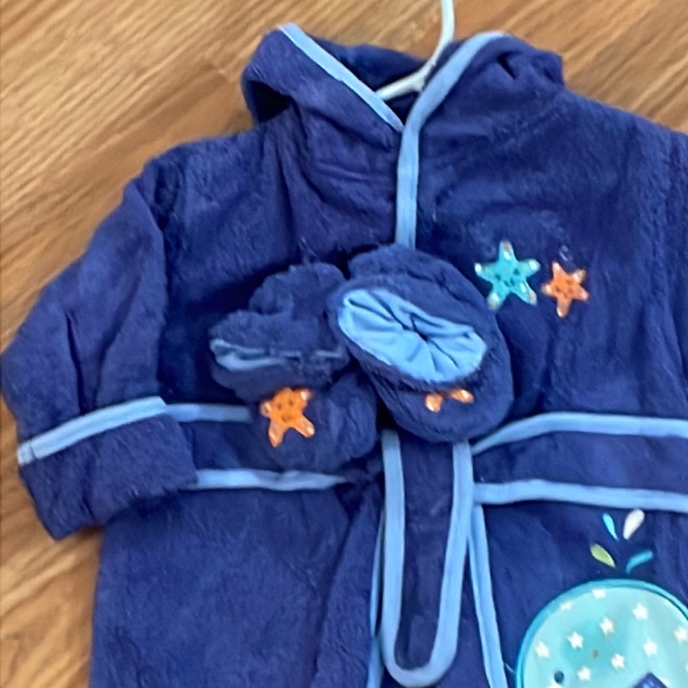 BNWT Robe & Booties - Picture 2 of 3